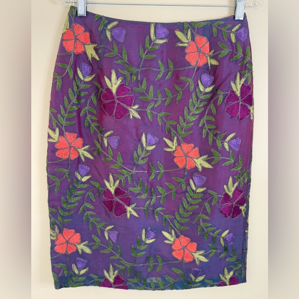 Finity Studio elegant purple floral embroidered silk skirt SZ 6